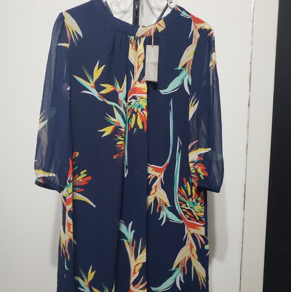 Shift dress with sleeve